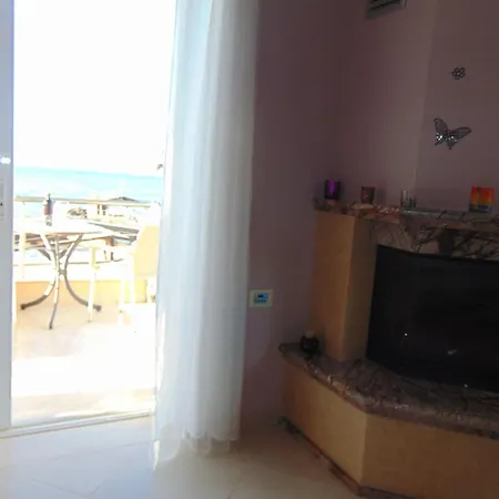 Apartment Comfy Beachfront Litinas Casa With Seaview Chania (Crete)