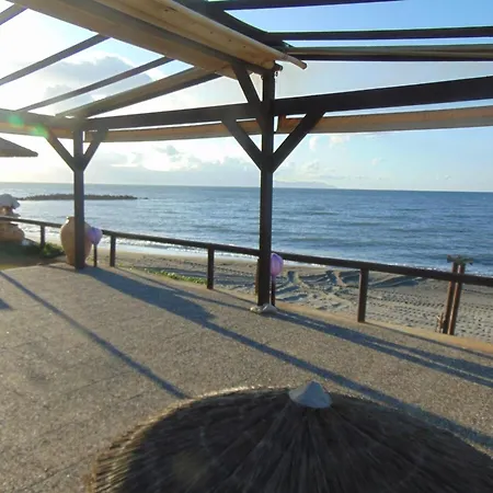 Comfy Beachfront Litinas Casa With Seaview Chania (Crete)