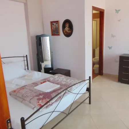 Comfy Beachfront Litinas Casa With Seaview Apartment *